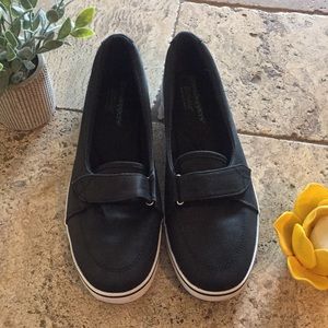 NWOT COMFY SHOES 🎉🎉🎉